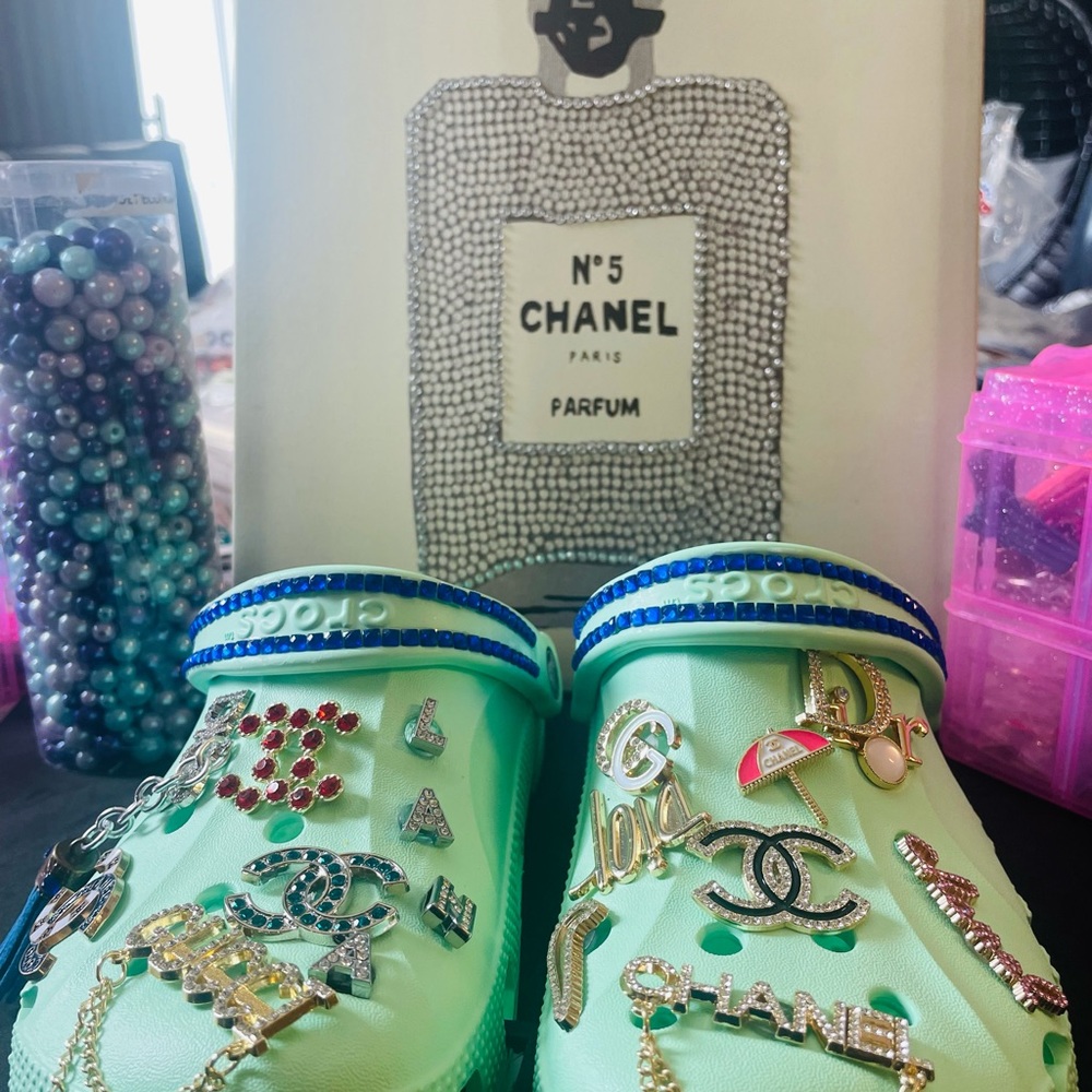 Custom design Crocs - Picture 11 of 16